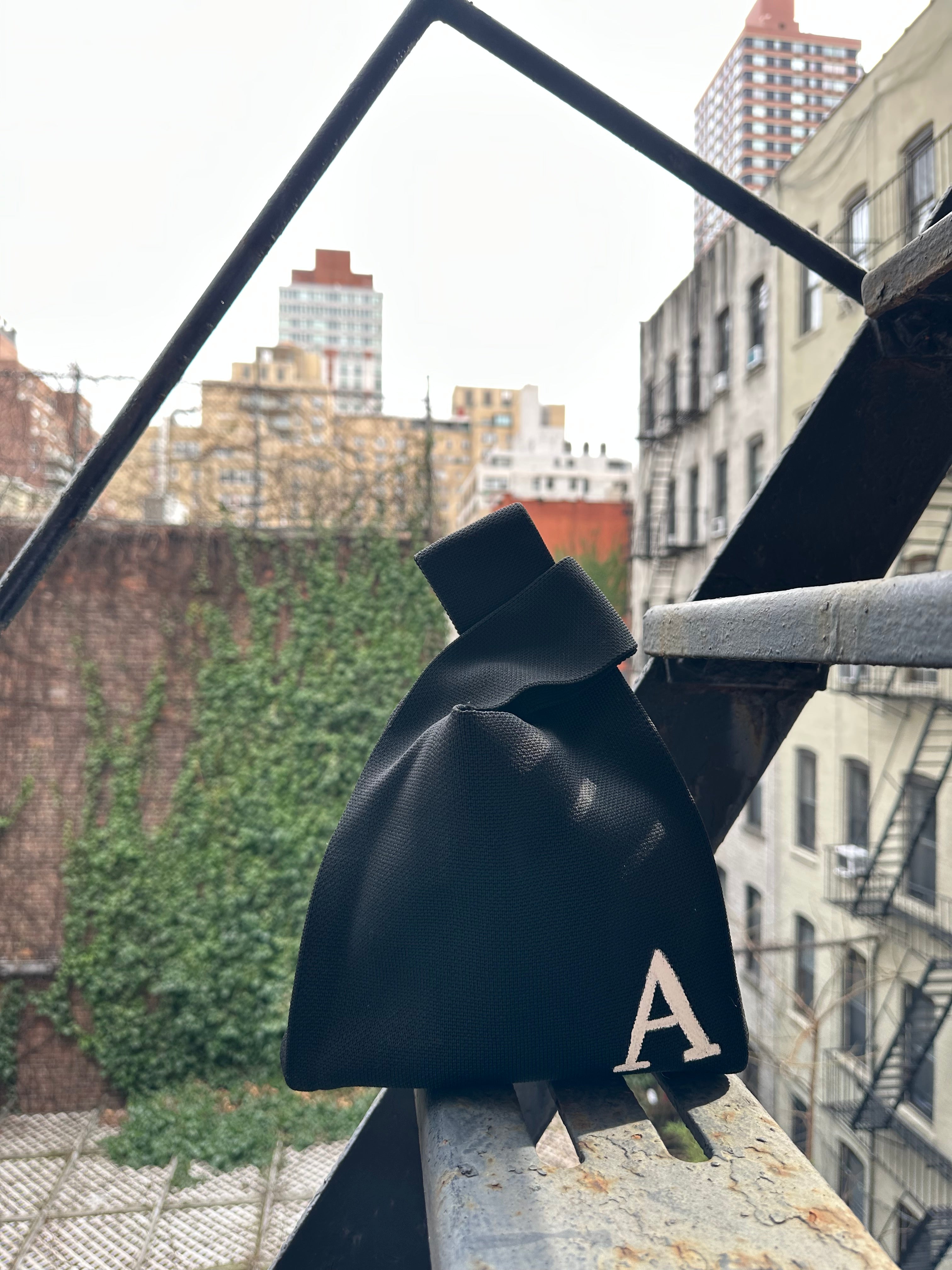 The New York - Knot Clutch